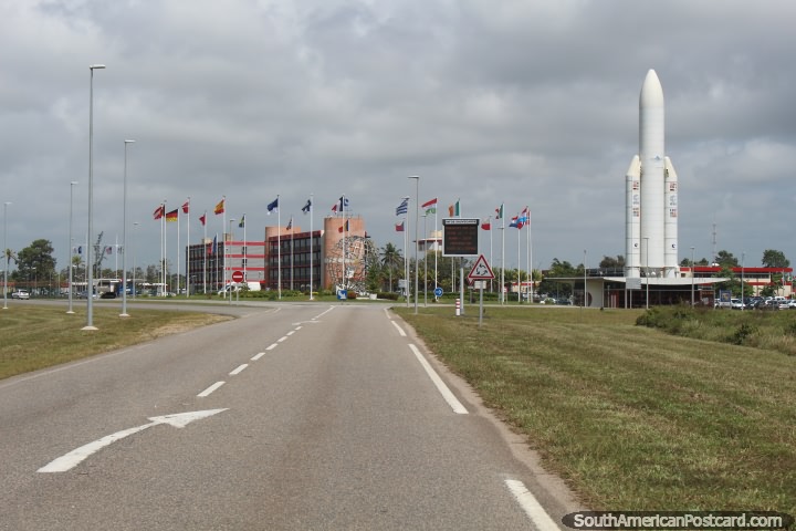 Le Centre Spatial Guyanais (CNES), o centro espacial em Kourou, Guiana Francesa. (720x480px). As 3 Guianas, Amrica do Sul.