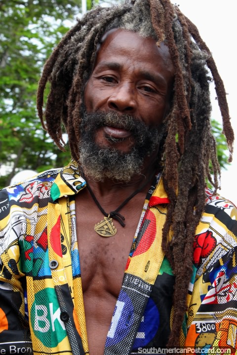 Bob Marley está vivo e bem e vivendo em Paramaribo no Suriname. (480x720px). As 3 Guianas, América do Sul.