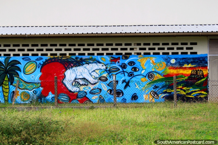 Um mural que inclui um urso-polar em Coronie, uma pequena cidade entre Paramaribo e Nickerie, o Suriname. (720x480px). As 3 Guianas, Amrica do Sul.