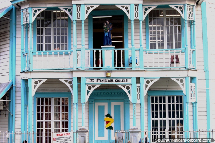 O Colégio de S. Stanislaus abriu-se em 1866 e é a 3º escola mais alta em Georgetown, Guiana. (720x480px). As 3 Guianas, América do Sul.