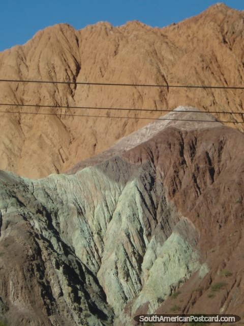 Montaña de Siete Colores. (480x640px). Argentina, Sudamerica.