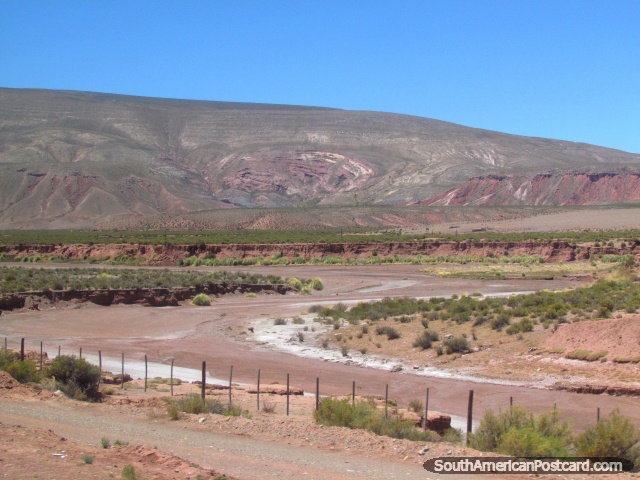 Dry river bed and mountains between La Quiaca and Jujuy. (640x480px). Argentina, South America.
