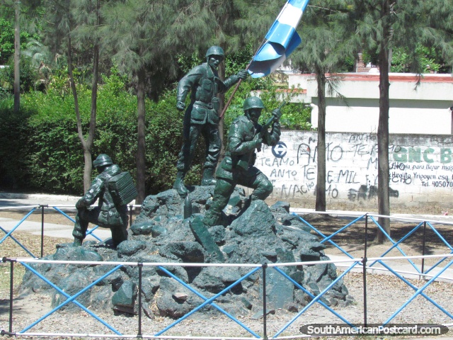 Plaza Heroes de Malvinas, monumento de guerra en Palpala. (640x480px). Argentina, Sudamerica.