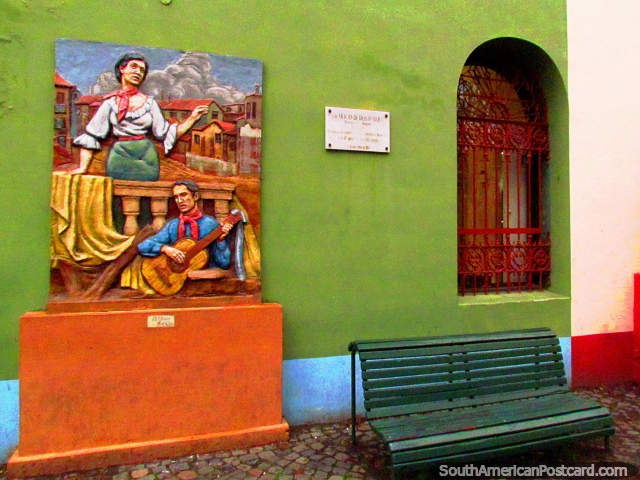 Arte, assento de banco e rua de pedra arredondada em La Boca Buenos Aires. (640x480px). Argentina, Amrica do Sul.