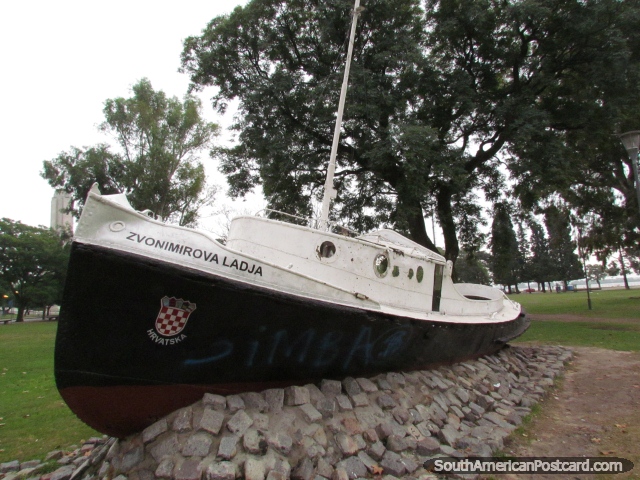 Sailboat Zvonimirova Ladja from The Navy of Zvonimir of Croacia, Rosario park. (640x480px). Argentina, South America.