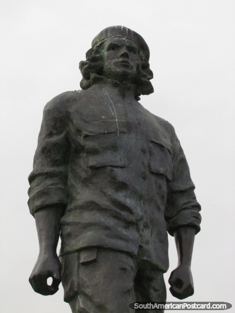 Estatua de Che Guevara en Plaza Che en Rosario. (480x640px). Argentina, Sudamerica.