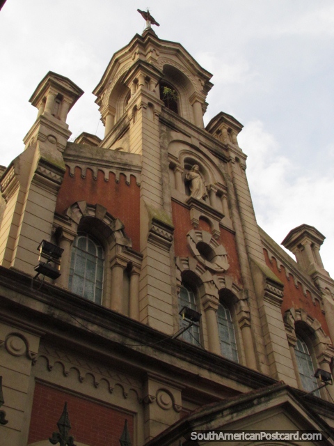 La iglesia Instituto del Buen Pastor fund en 1896 en Rosario. (480x640px). Argentina, Sudamerica.