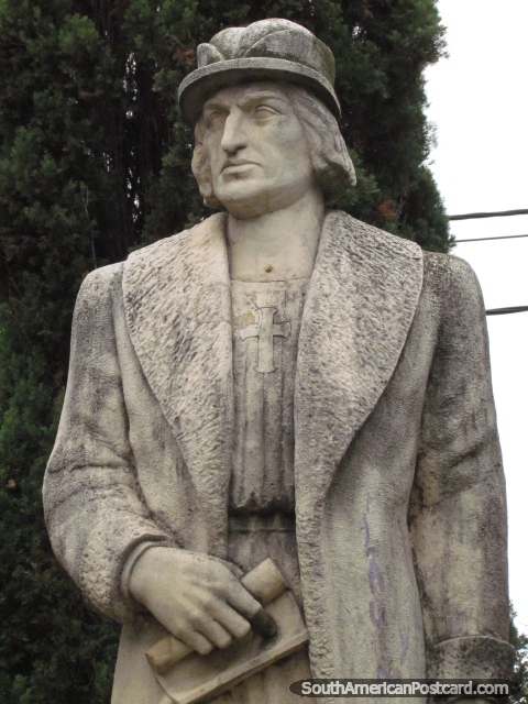 Monumento de Cristobal Colon em Santa Fé. (480x640px). Argentina, América do Sul.