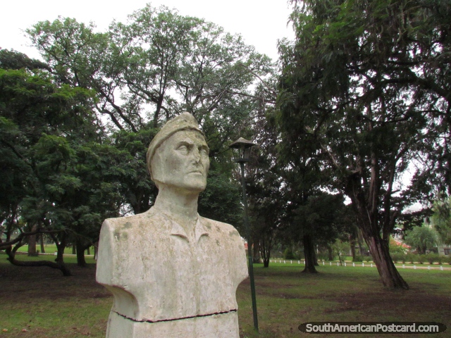 Peça de arte Dante no Parque Quiros em Colon. (640x480px). Argentina, América do Sul.