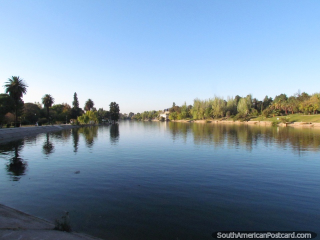 The large lagoon at San Martin Park in Mendoza. (640x480px). Argentina, South America.