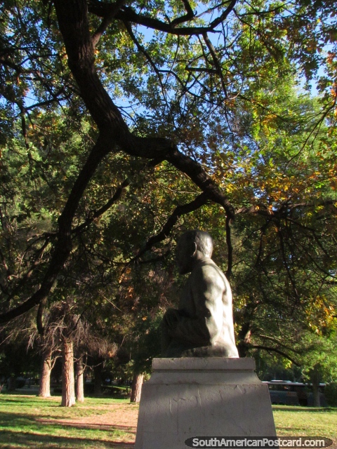 Agustin Alvarez (1857-1914) busto en parque San Martin en Mendoza, un educador. (480x640px). Argentina, Sudamerica.