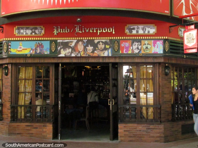 El Bar de Liverpool en Mendoza, fachada agradable con imgenes de Los Beatles. (640x480px). Argentina, Sudamerica.