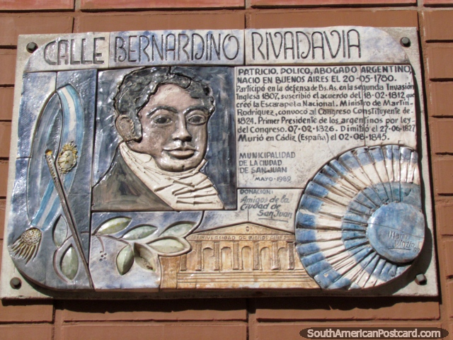 Calle Bernardino Rivadavia, uma rua chamada como um advogado em San Juan, placa ornamental bonita. (640x480px). Argentina, Amrica do Sul.