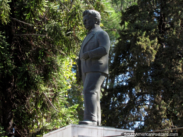 Dr. Federico Cantoni (1890-1956) statue at Parque de Mayo in San Juan. (640x480px). Argentina, South America.