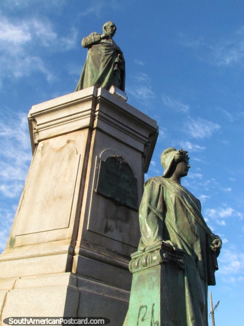 Dean Gregorio Funes (1749-1829) estatua en Crdoba, un poltico e historiador. (480x640px). Argentina, Sudamerica.