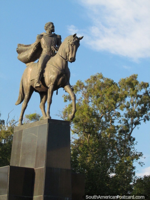 El General Juan Bautista Bustos (1779-1830) en un caballo, estatua en Crdoba. (480x640px). Argentina, Sudamerica.
