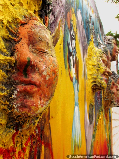 Representando o carnaval de Cafayate, isto  um mural de parede 3D na rua. (480x640px). Argentina, Amrica do Sul.