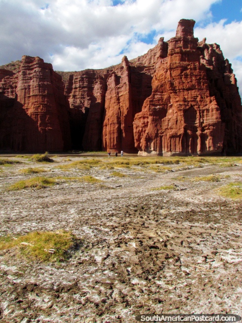 Crusty salty surface and the Tres Castillos behind, Quebrada de las Conchas in Cafayate. (480x640px). Argentina, South America.