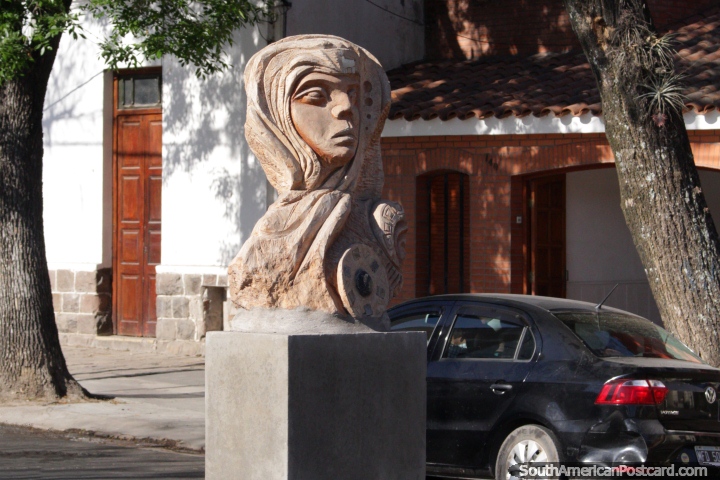 A work of sculptured art in the middle of the road in Salta, an Egyptian God! (720x480px). Argentina, South America.