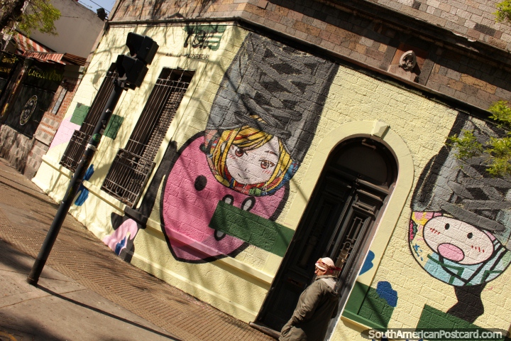 Arte de rua em uma esquina em Buenos Aires, 2 caras. (720x480px). Argentina, Amrica do Sul.