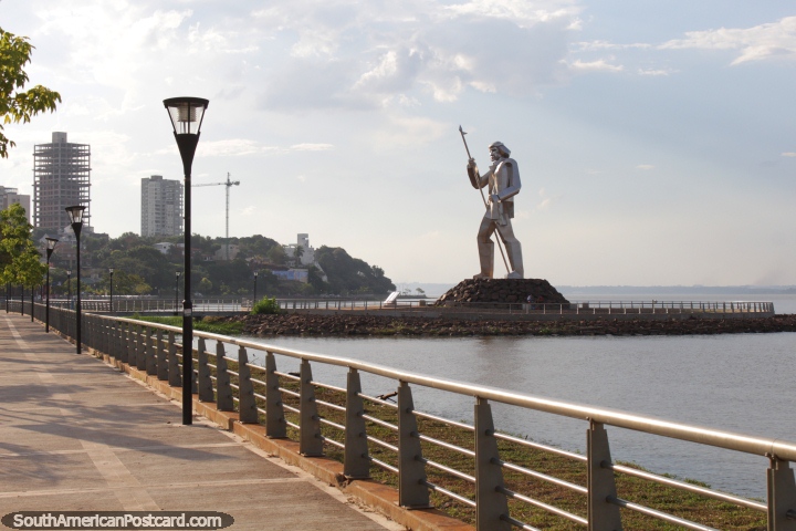 Looks like a Clone Trooper from Star Wars from here, a huge monument by the river in Posadas. (720x480px). Argentina, South America.