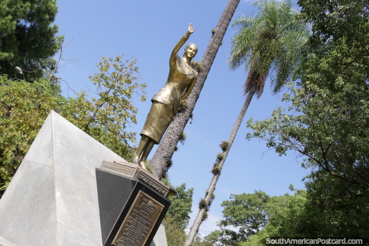 Eva Peron (1919-1952), the 1st lady, gold statue at Plaza 25 de Mayo in Resistencia. (720x480px). Argentina, South America.