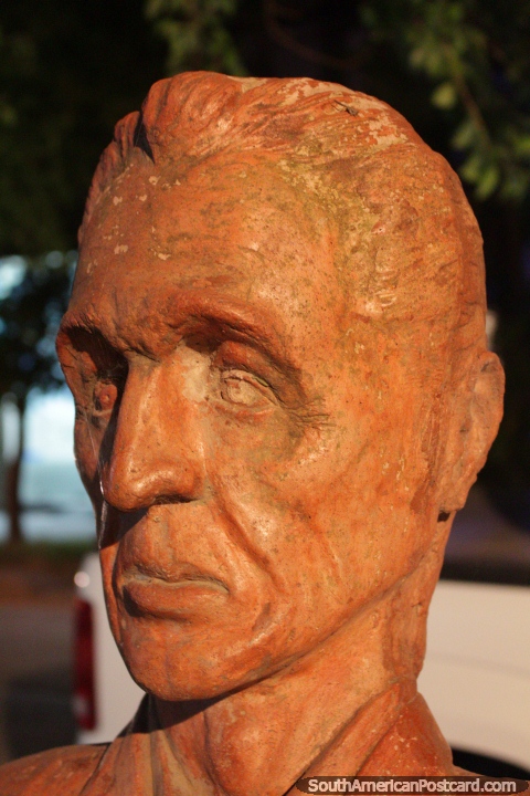 Mario Nestoroff, Canto el Chaco, singer, bust in Resistencia. (480x720px). Argentina, South America.