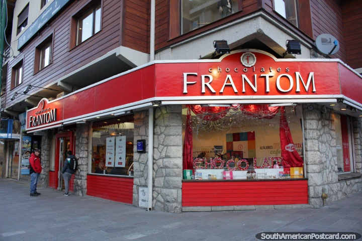 Loja de chocolate de Frantom em Bariloche, a rua principal tem muitas lojas que vendem chocolates perfeitos! (720x480px). Argentina, América do Sul.