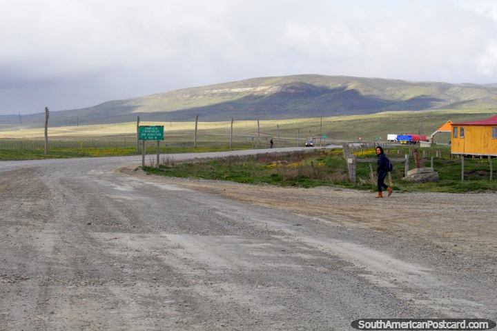 El cruce fronterizo de San Sebastin entre Chile y Argentina en la Patagonia. (720x480px). Argentina, Sudamerica.