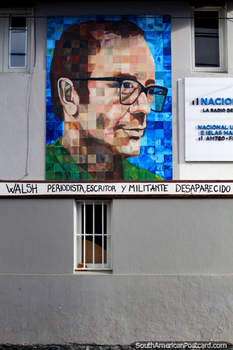 Rodolfo Walsh, periodista y escritor desapareci el 25 de Marzo de 1977, mosaico en Ushuaia. (480x720px). Argentina, Sudamerica.