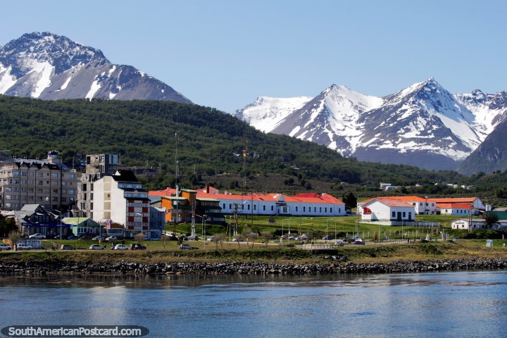 The eye-opening waterfront with the Martial ranges as a backdrop in Ushuaia. (720x480px). Argentina, South America.