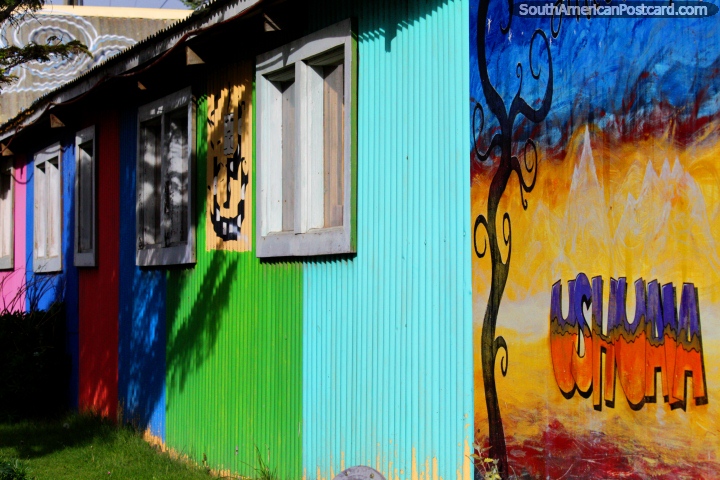 Paseo de los Artesanos, tiendas de artesanas en Ushuaia, ubicado cerca del puerto. (720x480px). Argentina, Sudamerica.