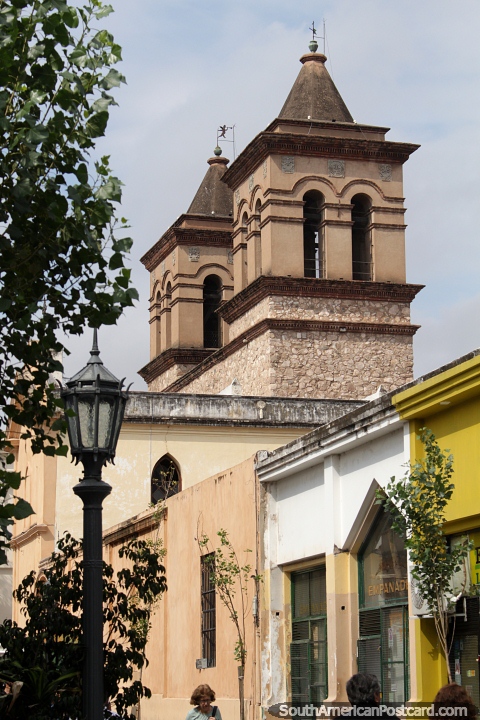 Iglesia de la Compañía de Jesús XVI C, construida en piedra, monumento histórico nacional y patrimonio mundial, la iglesia más antigua de Argentina, Córdoba. (480x720px). Argentina, Sudamerica.