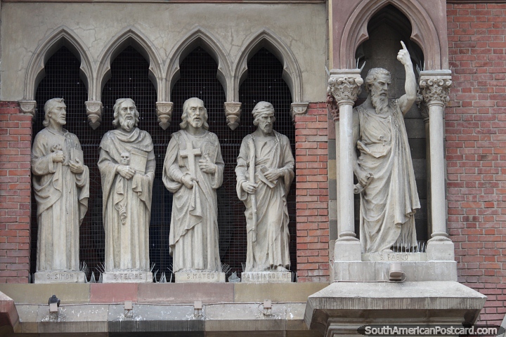 Figures as part of the facade of the Church of the Capuchins in Cordoba, built in 1934 in neo-Gothic style. (720x480px). Argentina, South America.