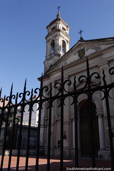 Igreja A nossa Senhora do Roseiral e Convento de Santo Domingo, velha igreja em Santa F. (480x720px). Argentina, Amrica do Sul.