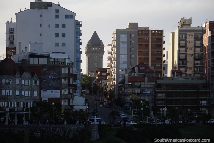 Torre Tanque, un edificio icnico en Mar del Plata, horizonte de la ciudad. (720x480px). Argentina, Sudamerica.