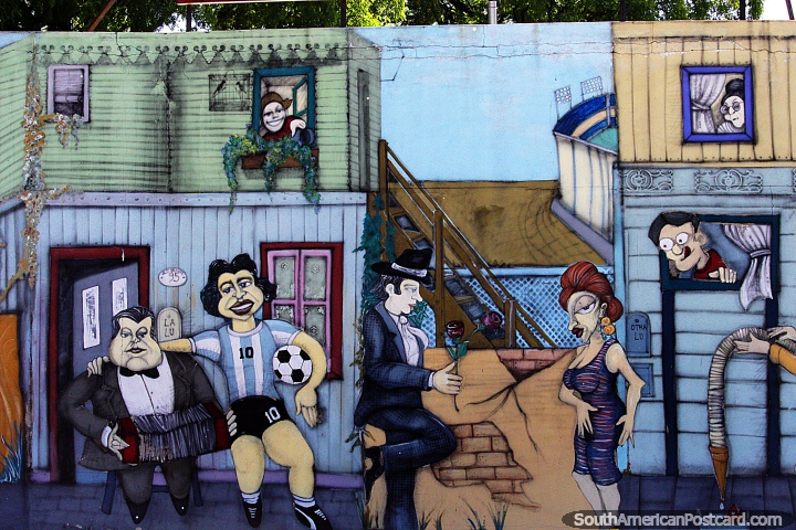 Diego Maradona aparece en este mural junto con otras figuras en la antigua La Boca en Buenos Aires. (720x480px). Argentina, Sudamerica.