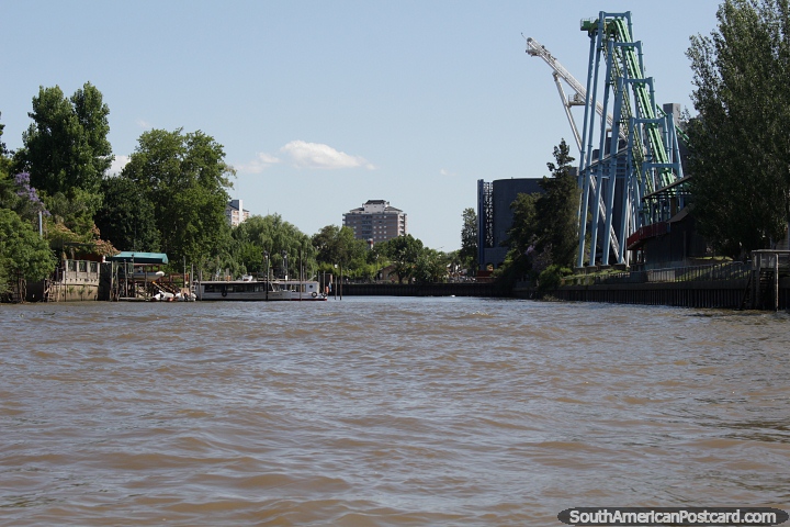 Comienza una excursin en bote por los ros alrededor de Tigre en Buenos Aires. (720x480px). Argentina, Sudamerica.