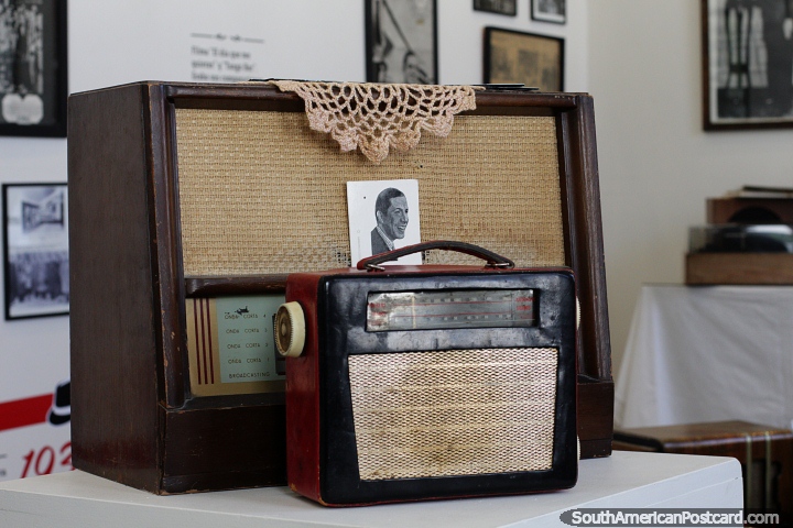Antique radios on display at the Carlos Gardel museum in Viedma. (720x480px). Argentina, South America.