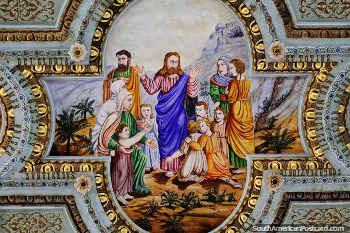 Techo de la iglesia pintado con una familia de figuras en el museo Salesiano de Viedma. (720x480px). Argentina, Sudamerica.
