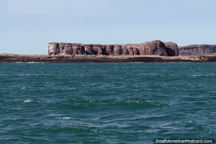 Great rock formation, like a tabletop, an island in Puerto Deseado. (720x480px). Argentina, South America.