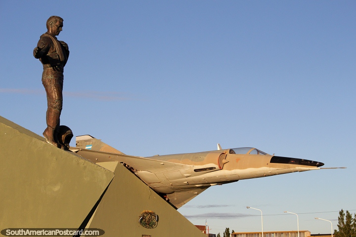 First monument (1983) to air-force pilots in Argentina in Rio Gallegos, statue and plane. (720x480px). Argentina, South America.