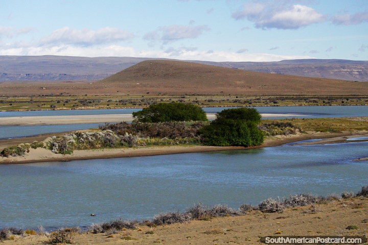 Green island in the middle of the Santa Cruz River, east of Calafate. (720x480px). Argentina, South America.