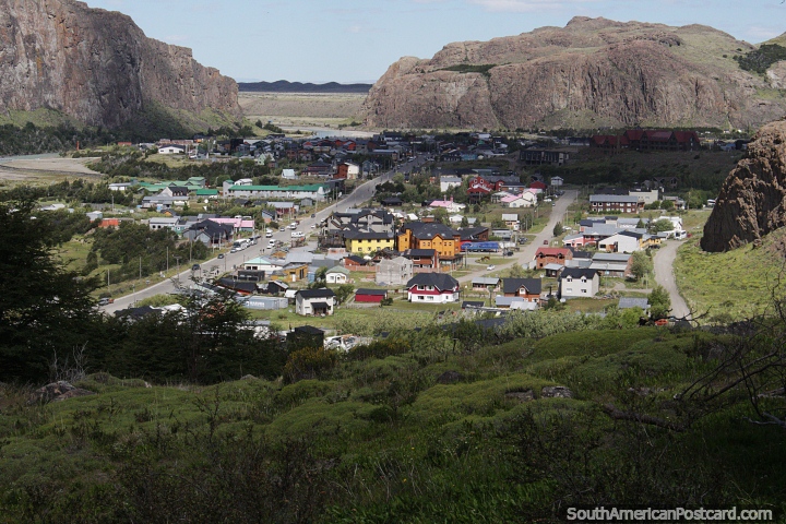 El Chalten, un pueblo en la Patagonia y la casa del trekking, un hermoso entorno. (720x480px). Argentina, Sudamerica.