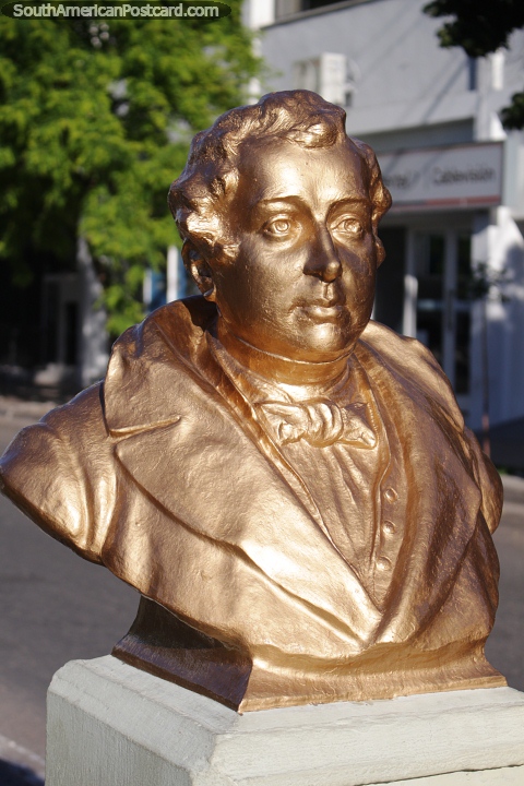 Mariano Moreno (1778-1811), abogado, periodista y poltico, busto de oro en Santa Rosa. (480x720px). Argentina, Sudamerica.