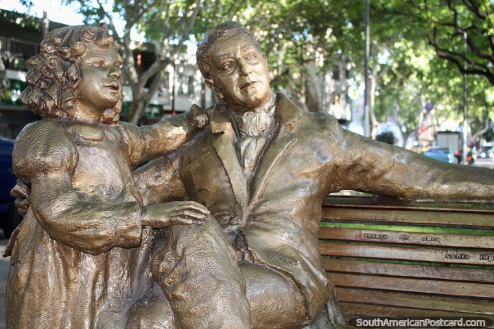 Jose San Martin and his daughter Mercedes Tomasa, bronze sculpture on a bench seat in Mendoza. (720x480px). Argentina, South America.