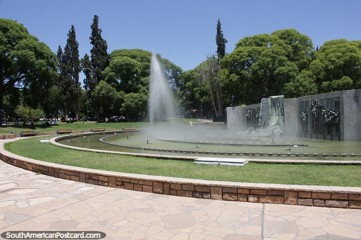 Huge water fountain and grand monuments and trees at Independence Plaza in central Mendoza. (720x480px). Argentina, South America.