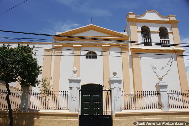 Iglesia construida en 1783 en Catamarca - Instituto Superior Fasta. (720x480px). Argentina, Sudamerica.