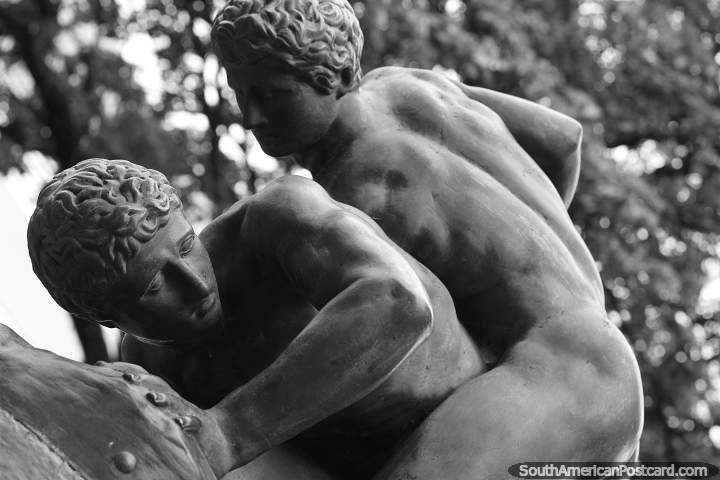 Bronze-work of 2 good friends in the park in Tucuman, black and white. (720x480px). Argentina, South America.