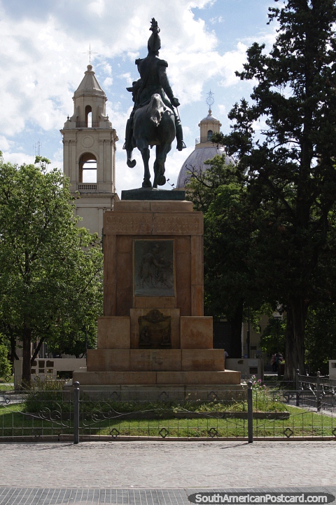 Man on his horse, bronze monument at the Plaza 25 of May in Santiago del Estero. (480x720px). Argentina, South America.